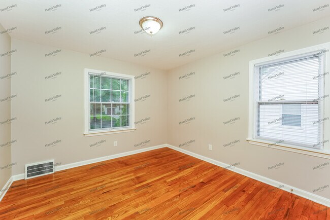 Building Photo - 17401 Maple Heights Blvd