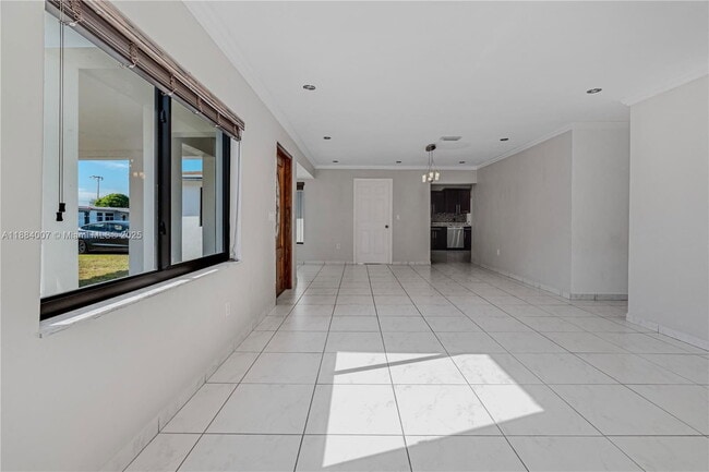 Building Photo - 1232 W 60th Terrace