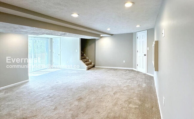 Building Photo - 588 Catskill Dr