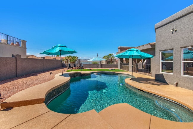 Building Photo - 1800 Burgundy Dr