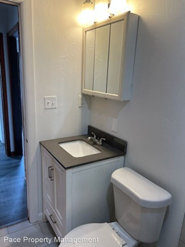 Building Photo - 3 br, 1 bath House - 1200 N. Manhattan Street
