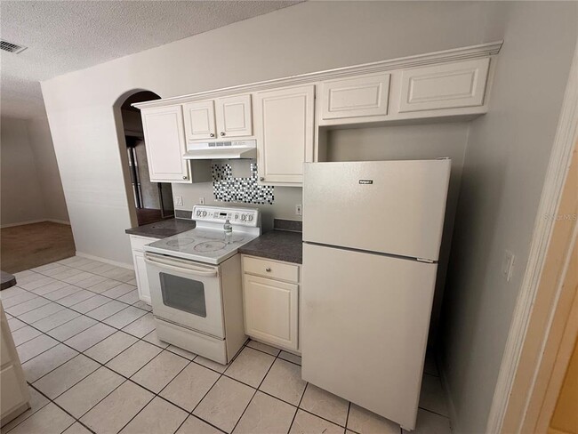 Building Photo - 1976 Willow Wood Dr