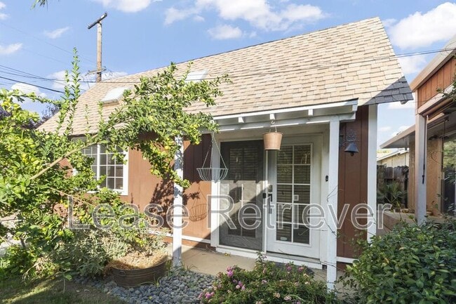 Primary Photo - 1233 1/2 Fulton St