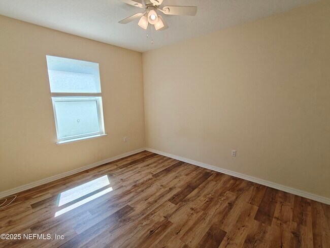 Building Photo - 223 Osprey Marsh Ln
