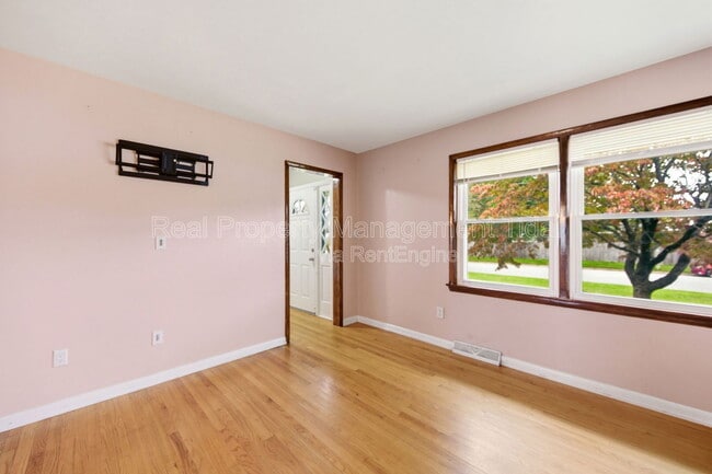 Building Photo - 41 Wendfield Cir