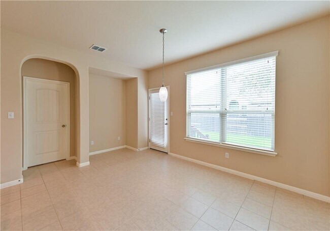 Building Photo - 100 Lake Mineral Wells Dr