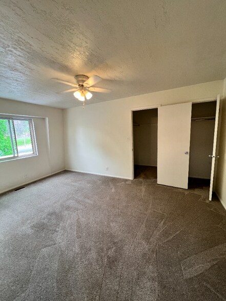 Building Photo - 4570 S 200 E