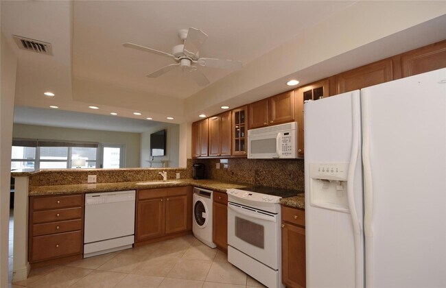 Building Photo - 3850 Galt Ocean Dr