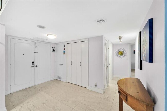 Building Photo - 3000 S Ocean Blvd