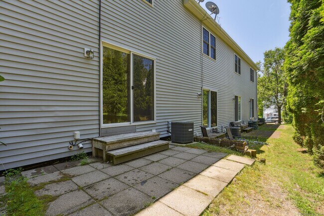 Building Photo - 43 Harbor View Ln