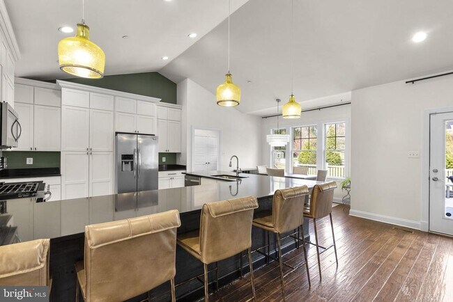 Building Photo - 17601 Crystal Spring Terrace