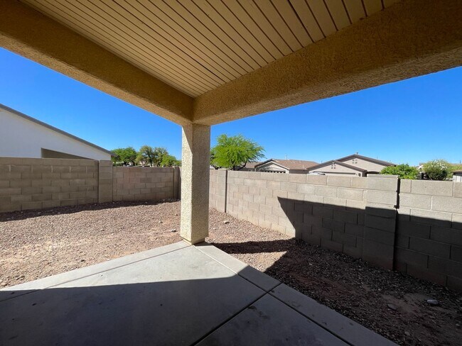 Building Photo - Charming Corner Lot - 4 Bedroom/ 2 Bathroom