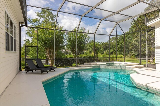 Building Photo - 216 Eastpark Dr