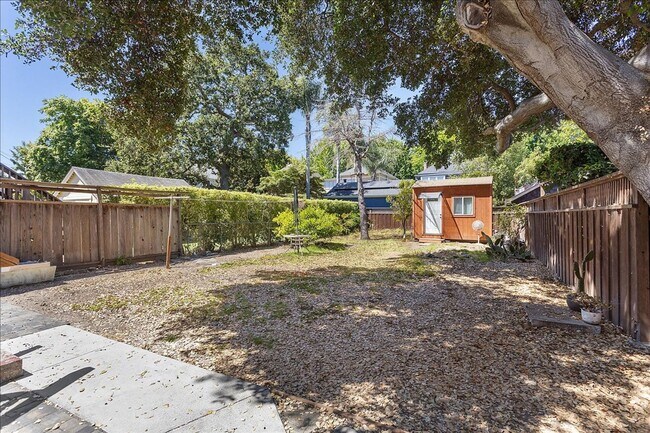 Building Photo - 1443 Stanton St