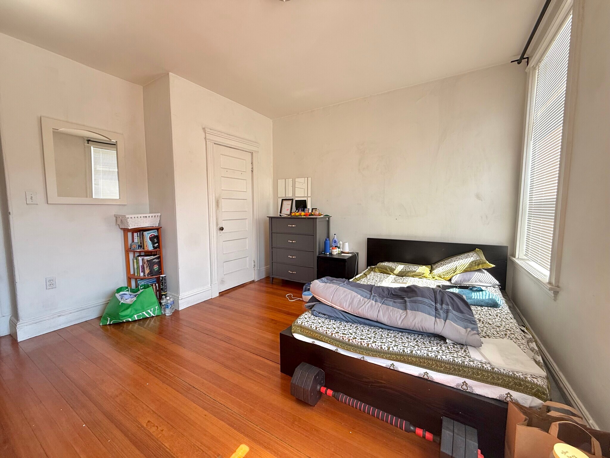 Building Photo - 1908 Beacon St