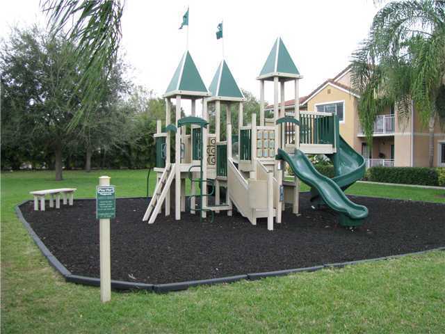 Building Photo - 161 SW Palm Dr