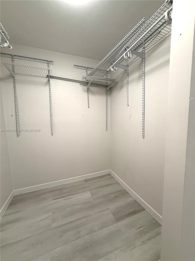 Building Photo - 290 174th St St