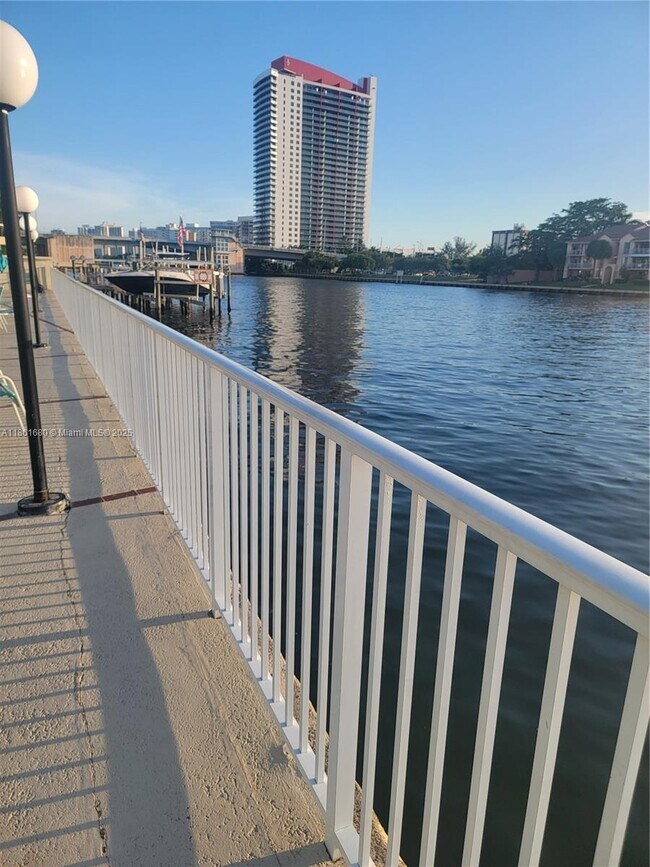 Building Photo - 3800 S Ocean Dr