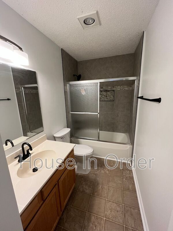 Building Photo - 108 Hyacinth Ln
