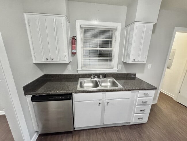 Building Photo - 1754 Danville Rd