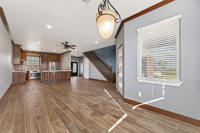 Building Photo - 2410 Engeling Rd