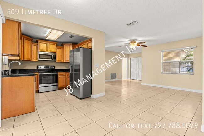 Building Photo - 609 Limetree Dr