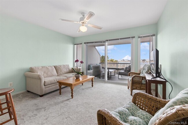 Building Photo - 274 Dune Rd