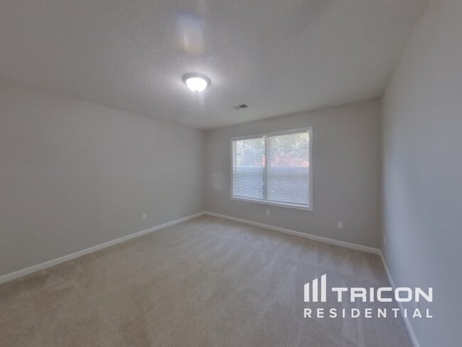 Building Photo - 5 Scottsdale Ct