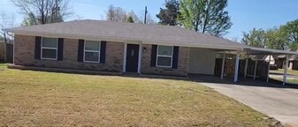 Front of House - 211 Ellen Dr