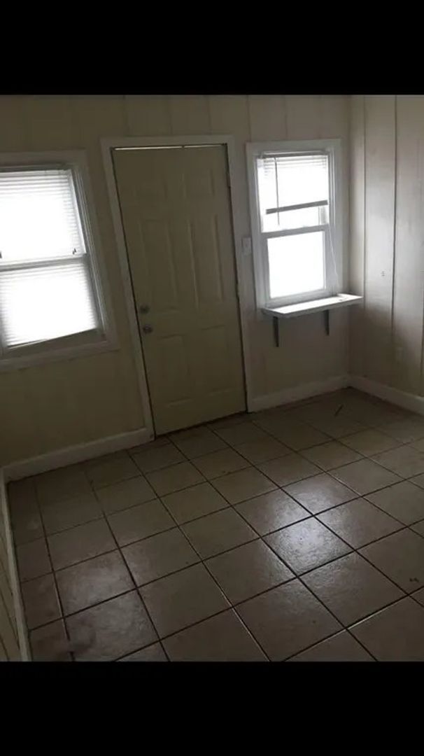 Building Photo - Spacious 3-Bedroom in Colona with Yard and Garage!