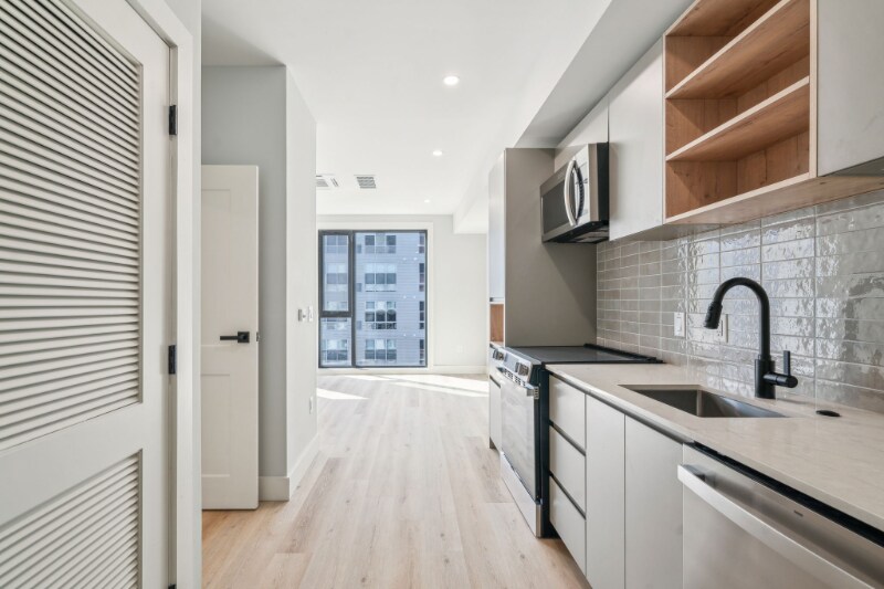 Building Photo - 3748 Lancaster Ave