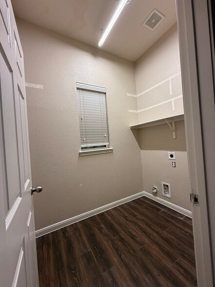 Building Photo - 23603 Maple Vista Ln