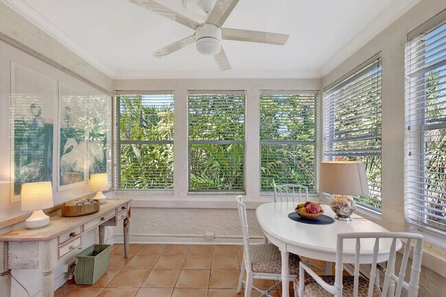 Building Photo - 2800 Broadway