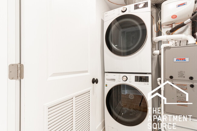 Building Photo - 2457 W Logan Blvd