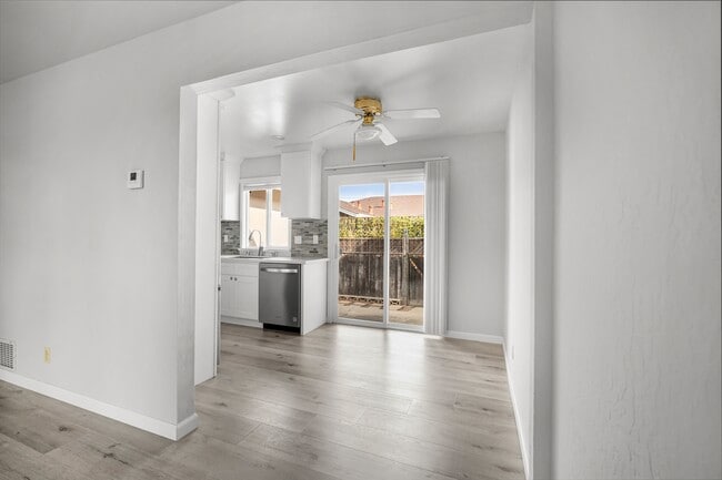 Building Photo - 661 Harvard Ave