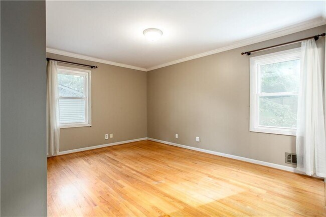 Building Photo - 4089 Longview Dr