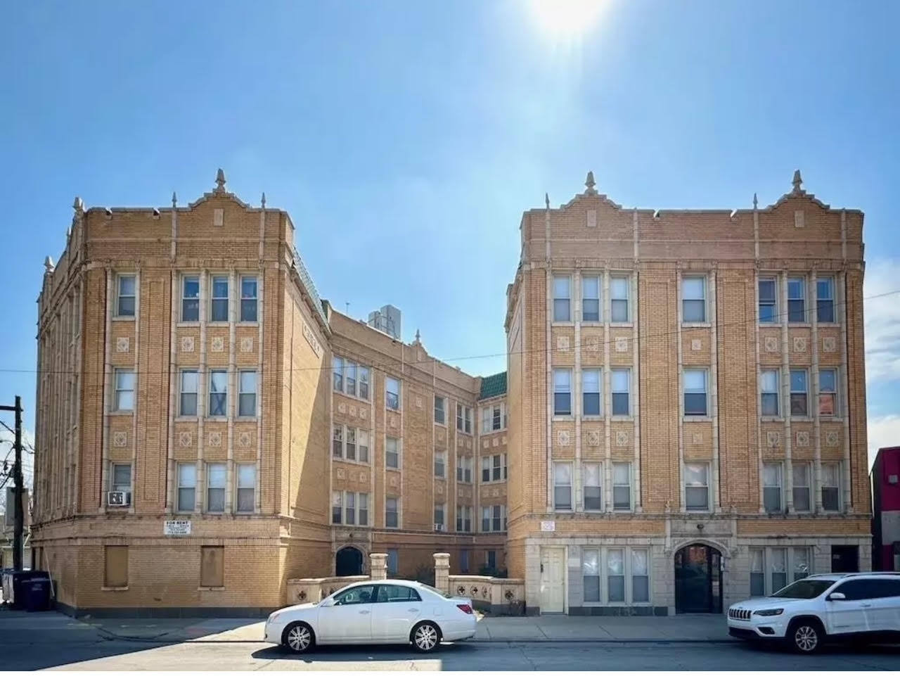 Building Photo - 3585 N Milwaukee Ave