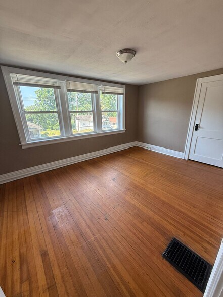 Building Photo - 7017 Idlewild Ave