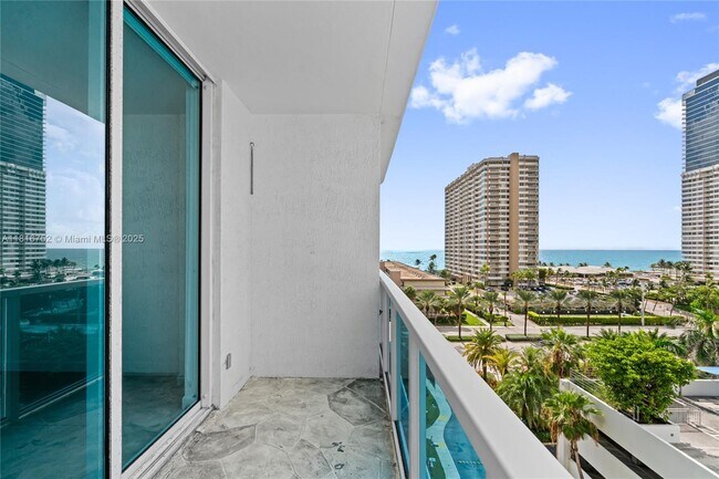 Building Photo - 1945 S Ocean Dr