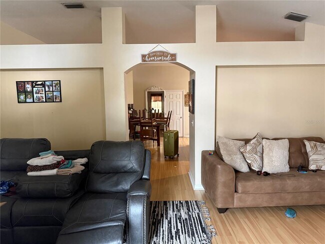 Building Photo - 10457 Crestfield Dr