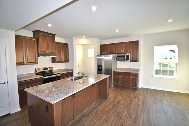 Building Photo - Gorgeous 4BR/2.5BA home in Three Rivers, triple Rockvale schools, neighborhood pool!