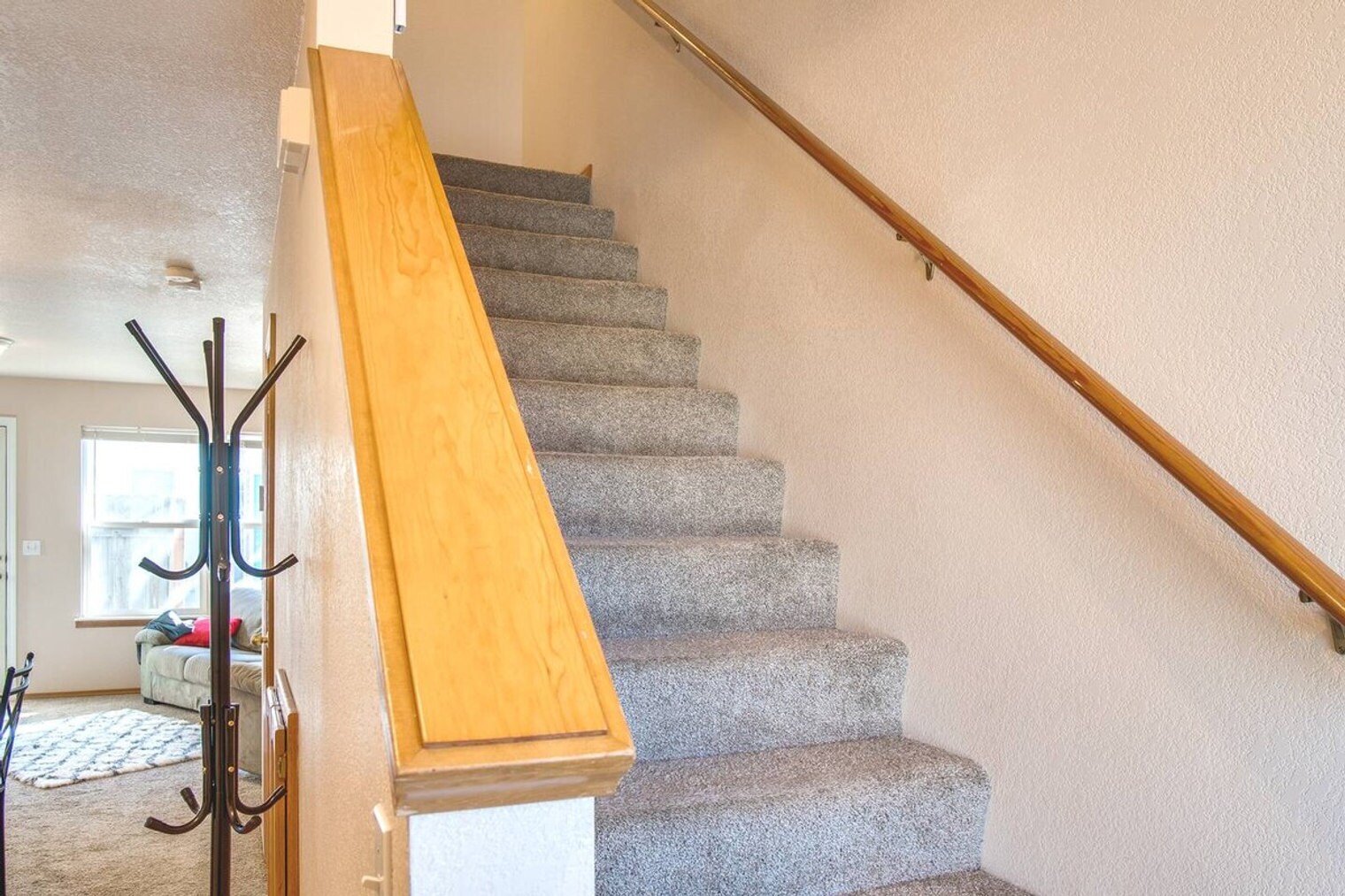 Building Photo - 23 E King St