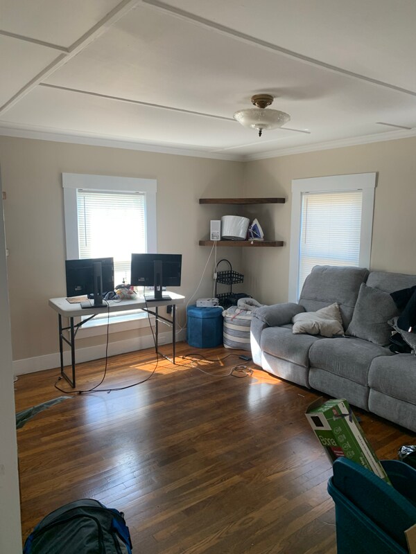 Building Photo - 173 Main St