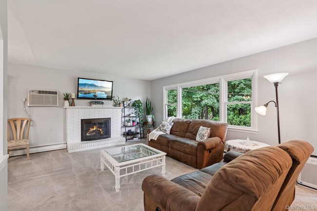 Building Photo - 118 Standish Dr