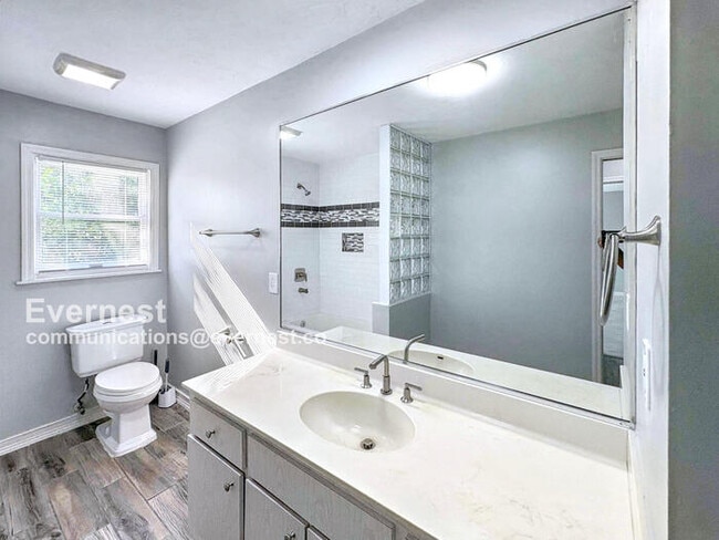 Building Photo - 8321 Brandeis Cir E