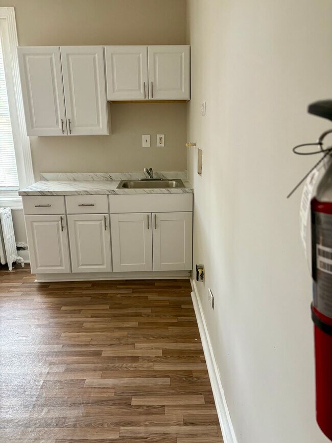 Building Photo - 5900 Haverford Ave