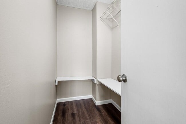 Building Photo - 2037 Laboon Cir