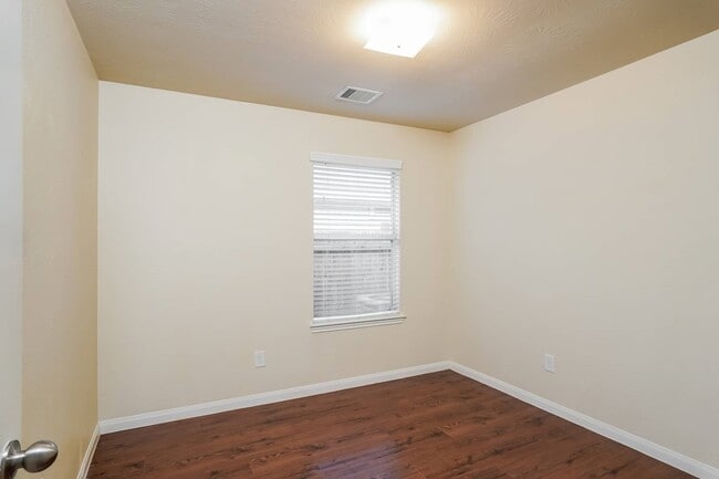 Building Photo - 18815 N Lyford Dr