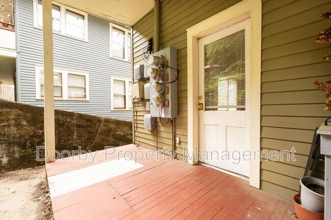 Building Photo - 318 Tremont St