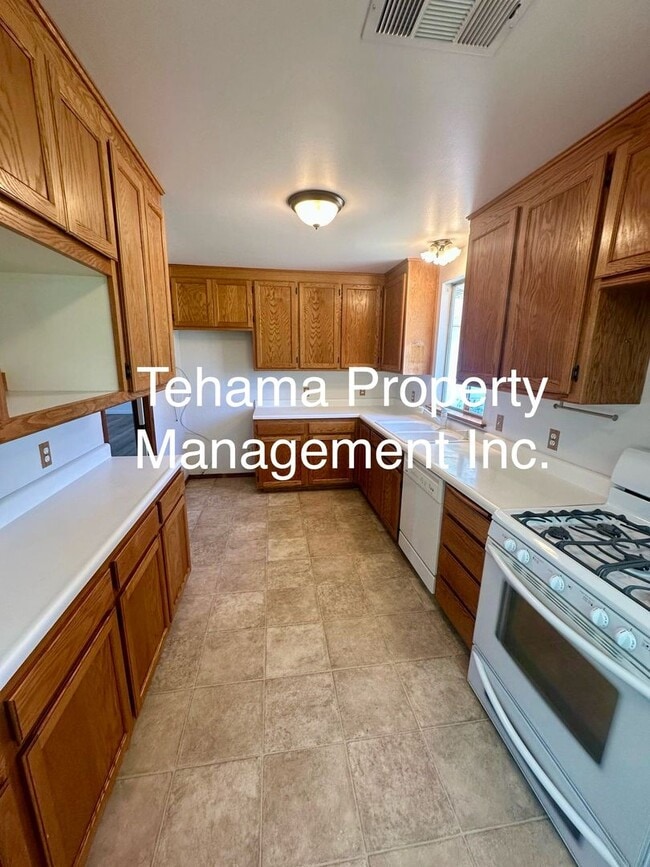 Building Photo - 3 bedroom 2 bath Home in the Forward Addit...